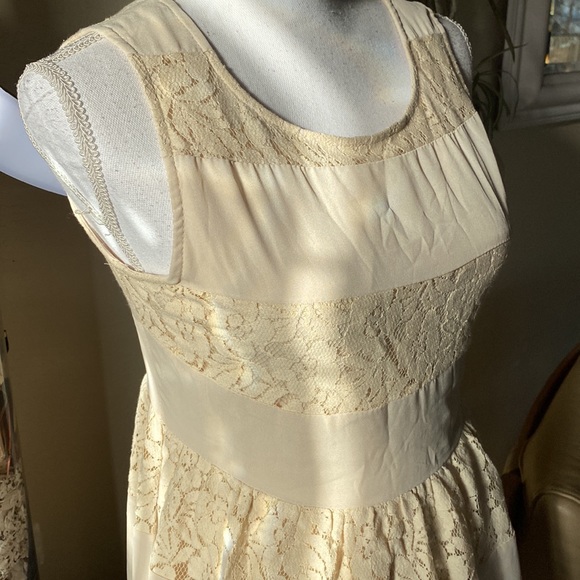 Lace and chiffon Dress fully lined - Picture 3 of 4